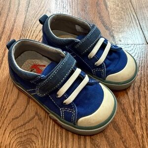 See Kai Run Sneakers Sz 7